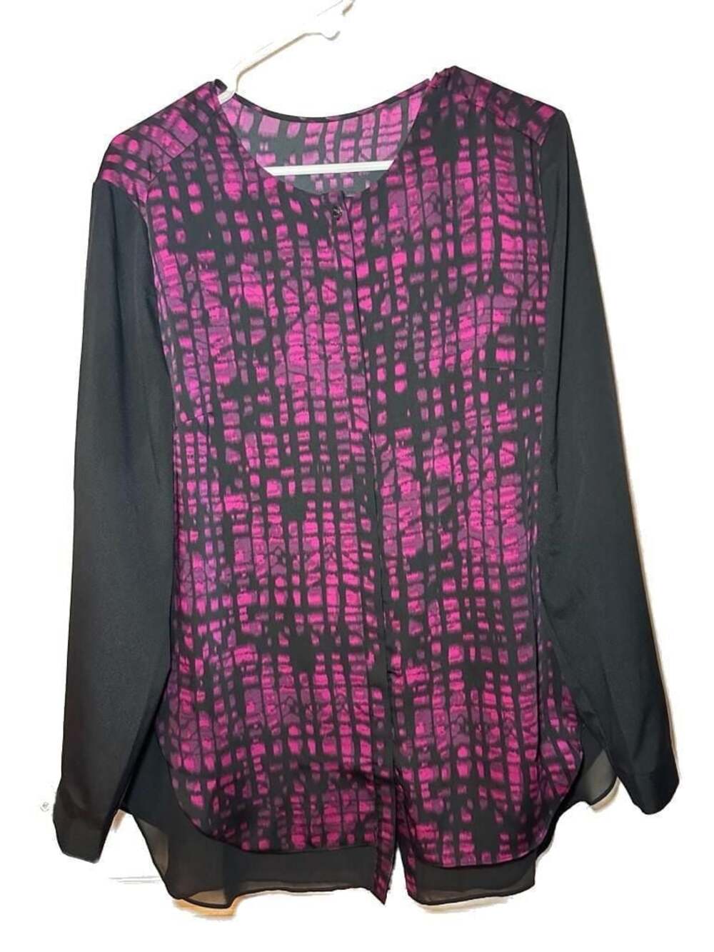 DKNYC Women's Long Sleeve Button-Down Blouse in Black and Magenta Abstract Print